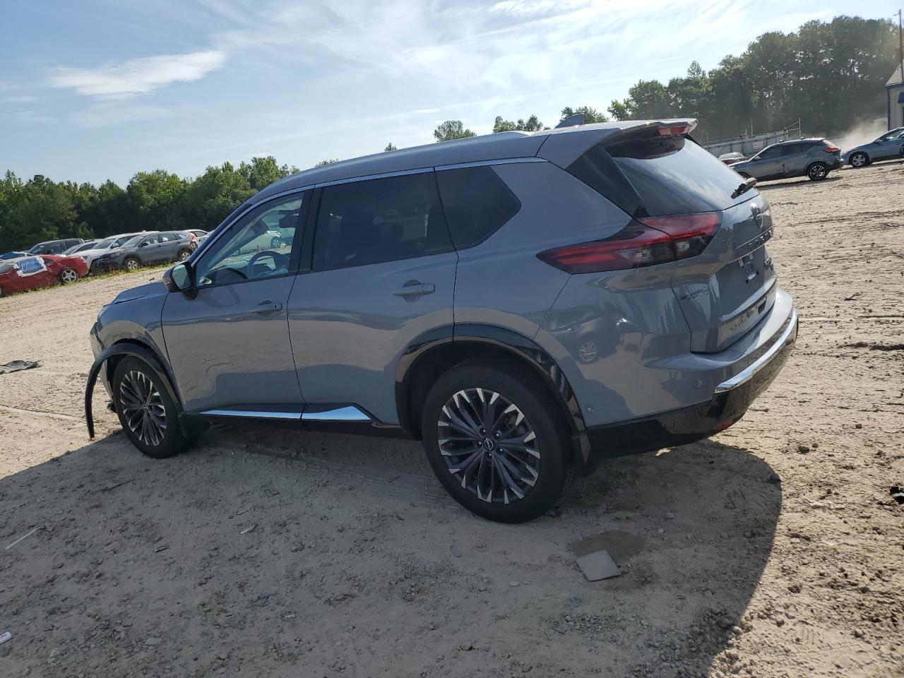 2024 Nissan Rogue Platinum - Фото 2