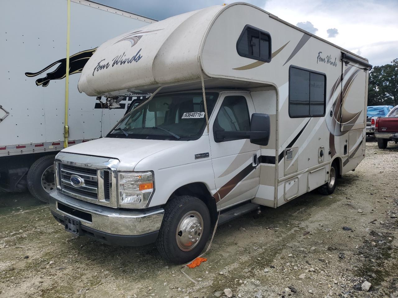 2017 Ford Econoline E350 Super Duty Cutaway Van - Фото 2