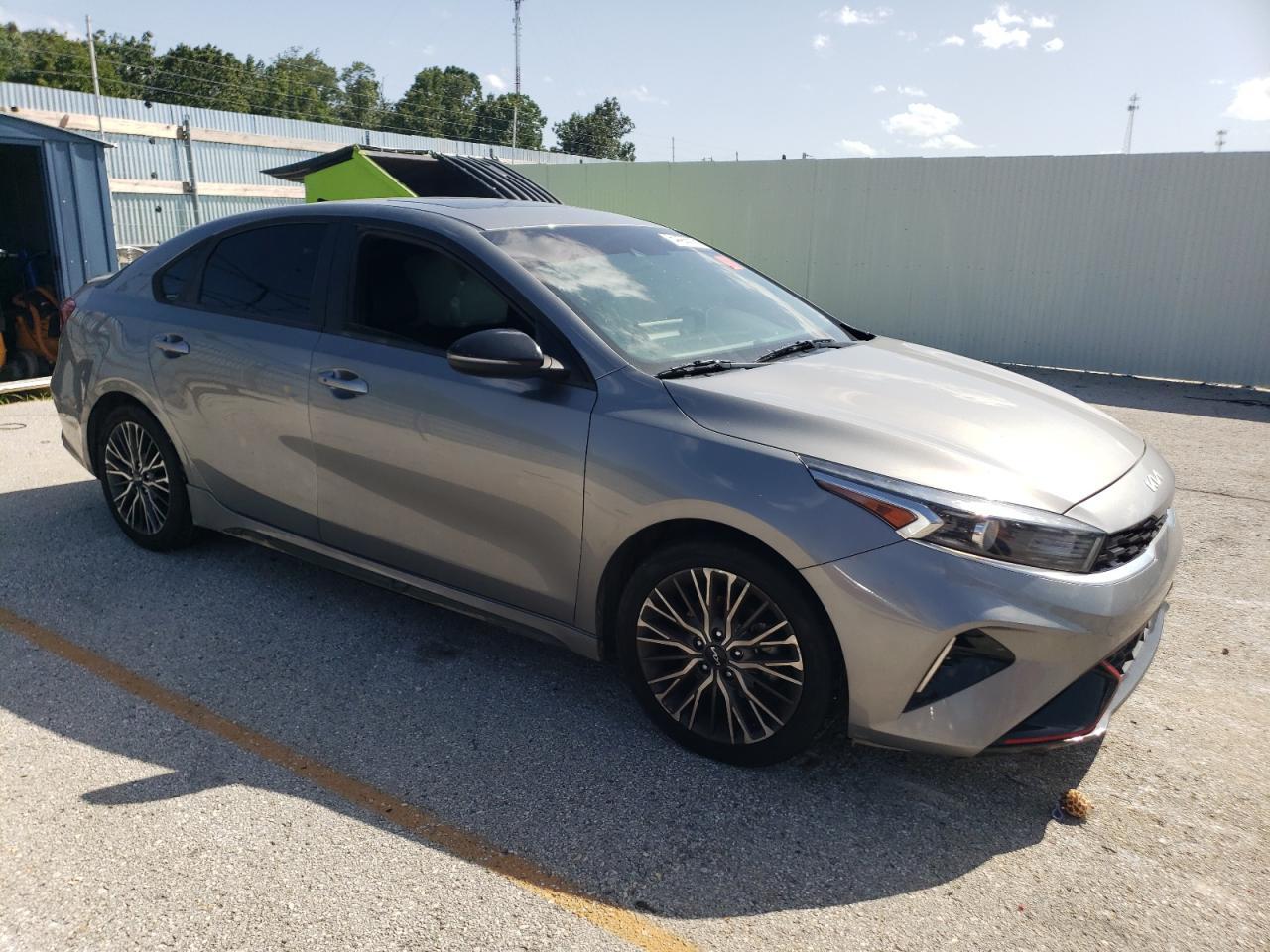 2022 Kia Forte Gt Line - Фото 4
