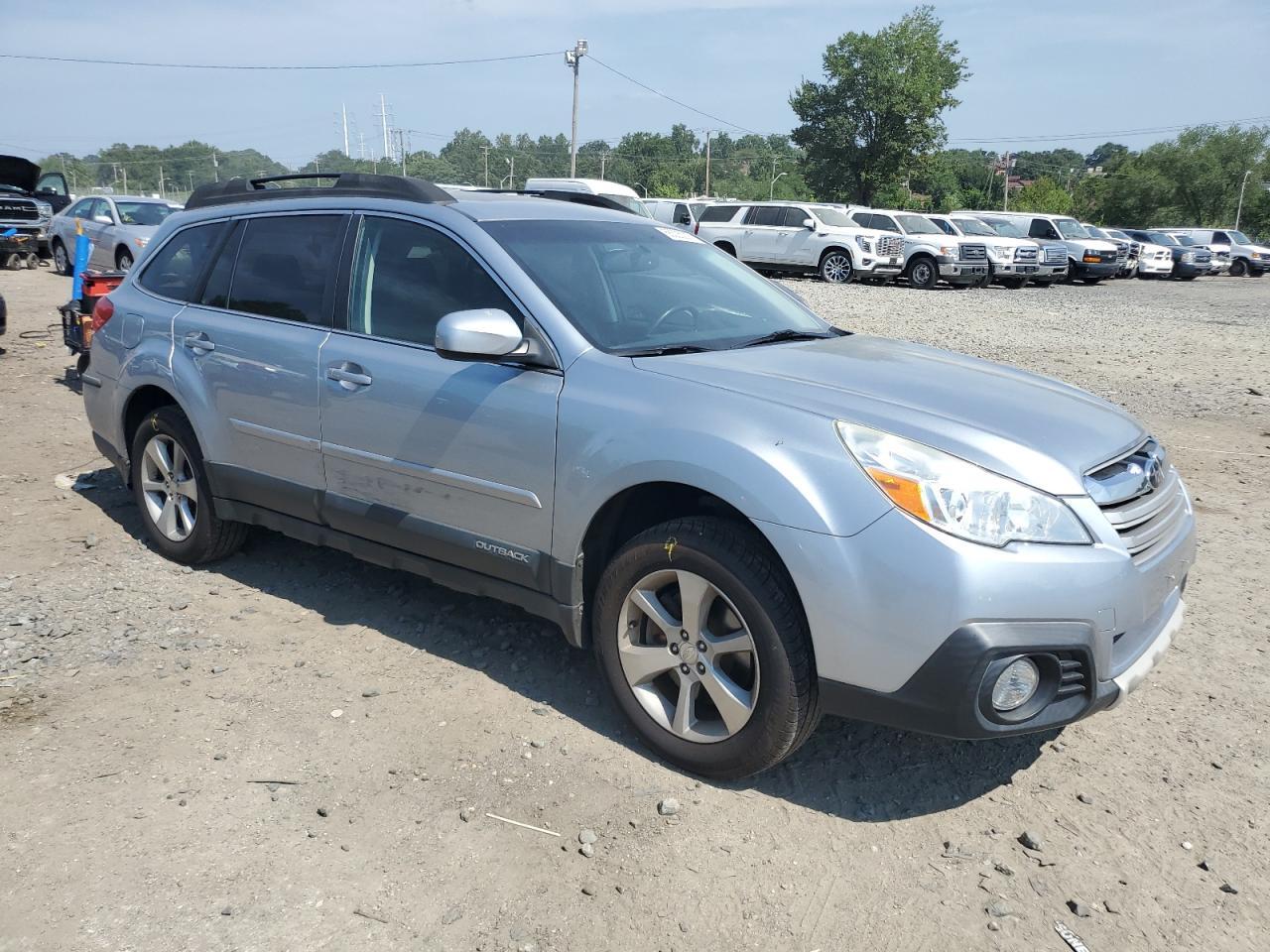 2014 Subaru Outback 3.6R Limited - Image 4