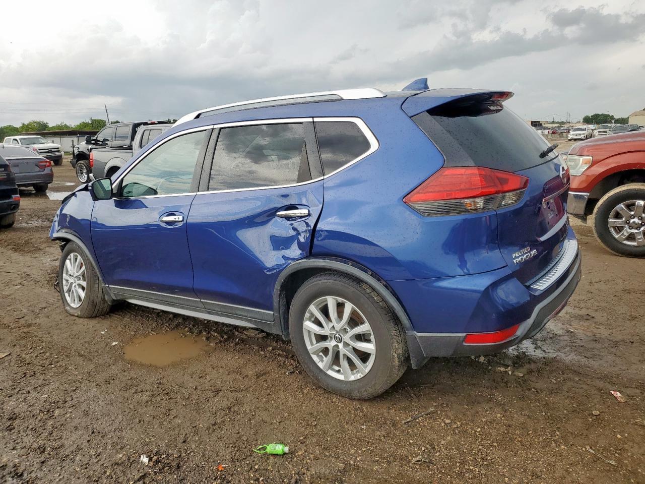 2017 Nissan Rogue S - Image 2