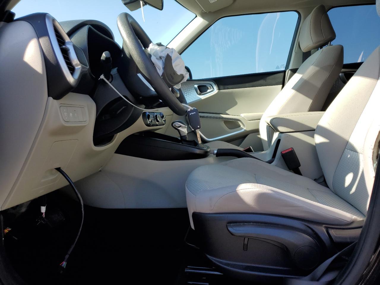 2023 Kia Soul Lx - Image 7