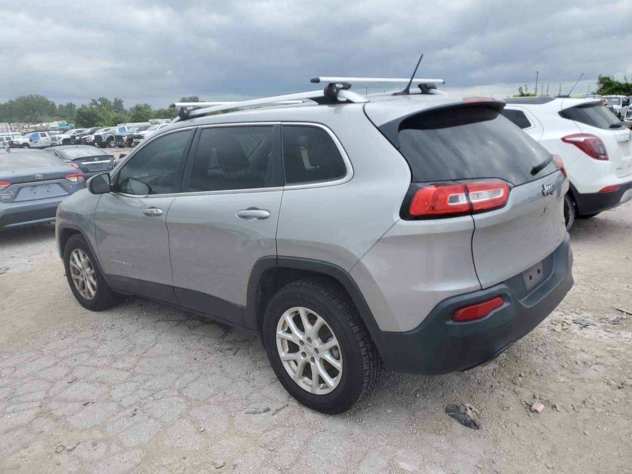 2015 Jeep Cherokee Latitude - Фото 2