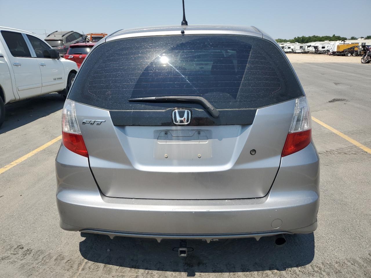2010 Honda Fit - Image 6