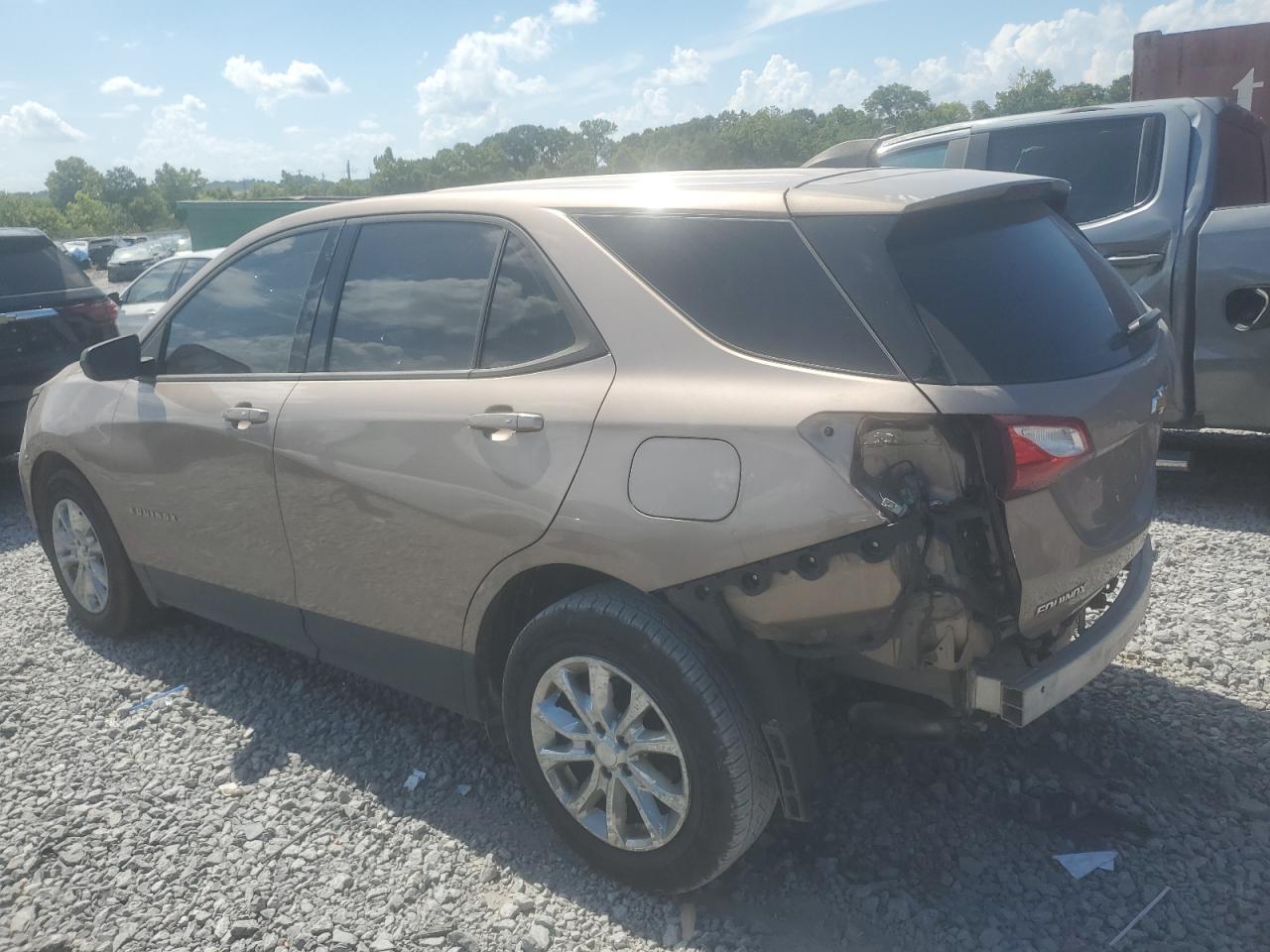 2019 Chevrolet Equinox Ls - Image 2