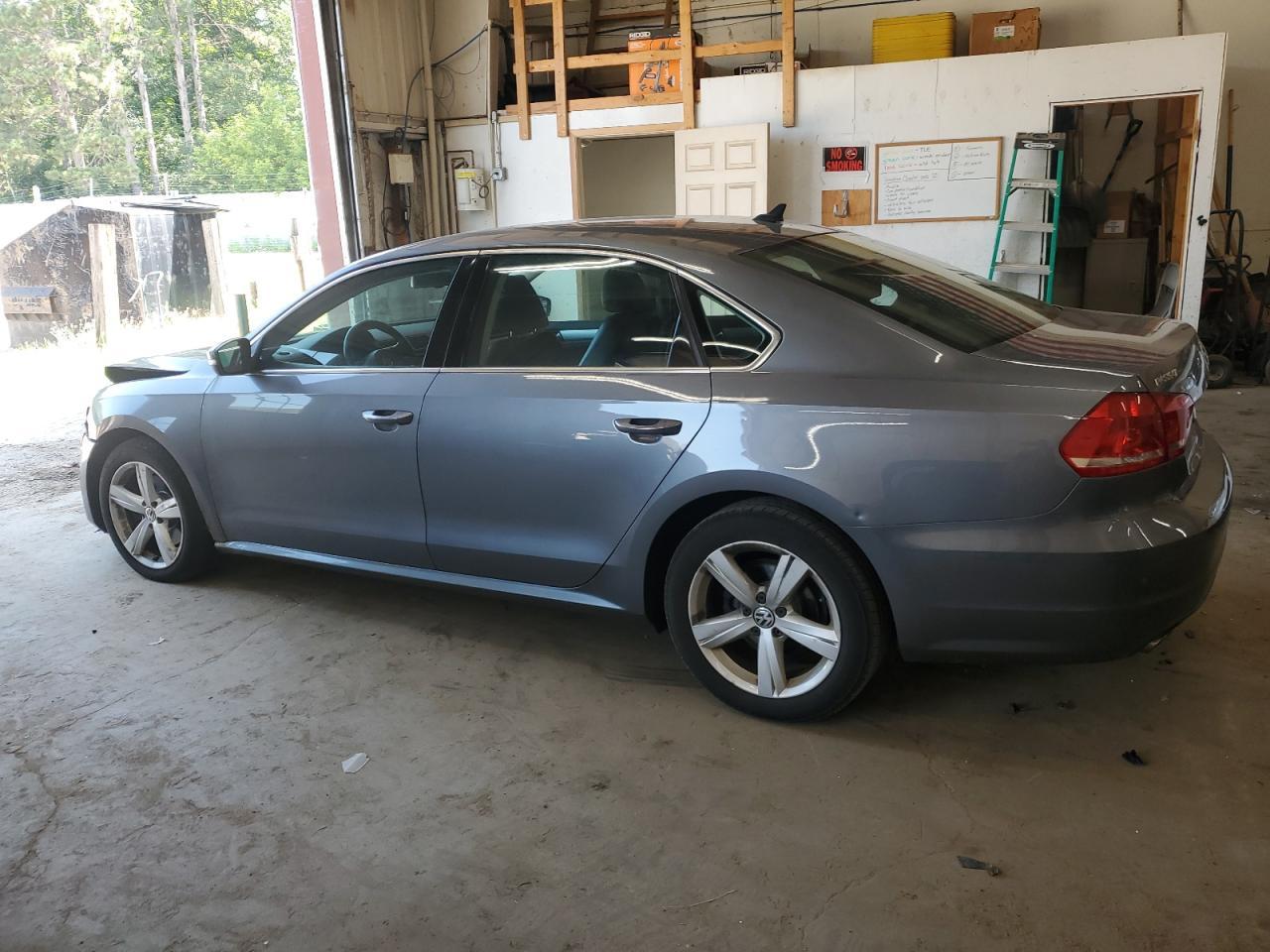 2013 Volkswagen Passat Se - Image 2