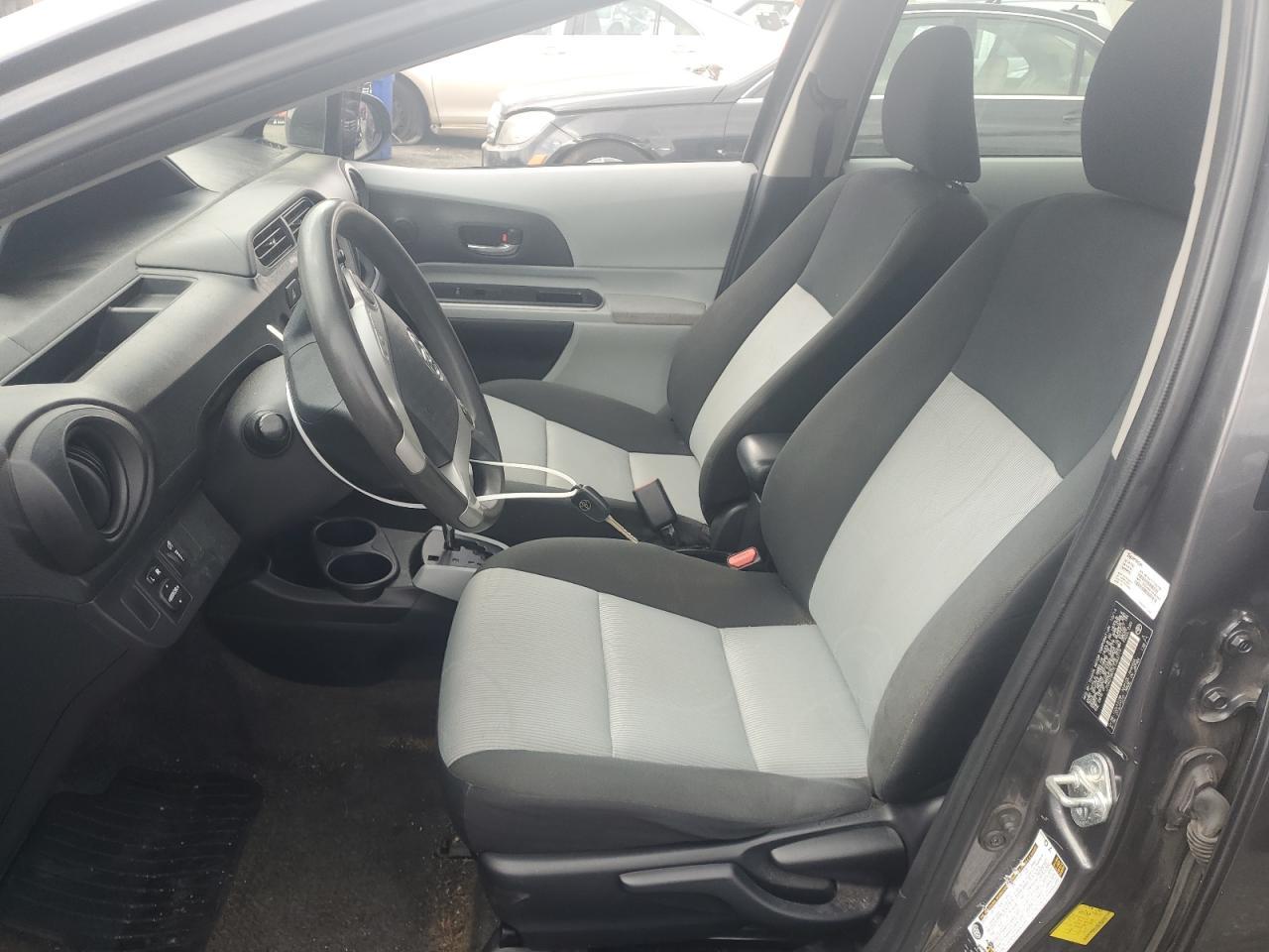 2014 Toyota Prius C - Фото 7