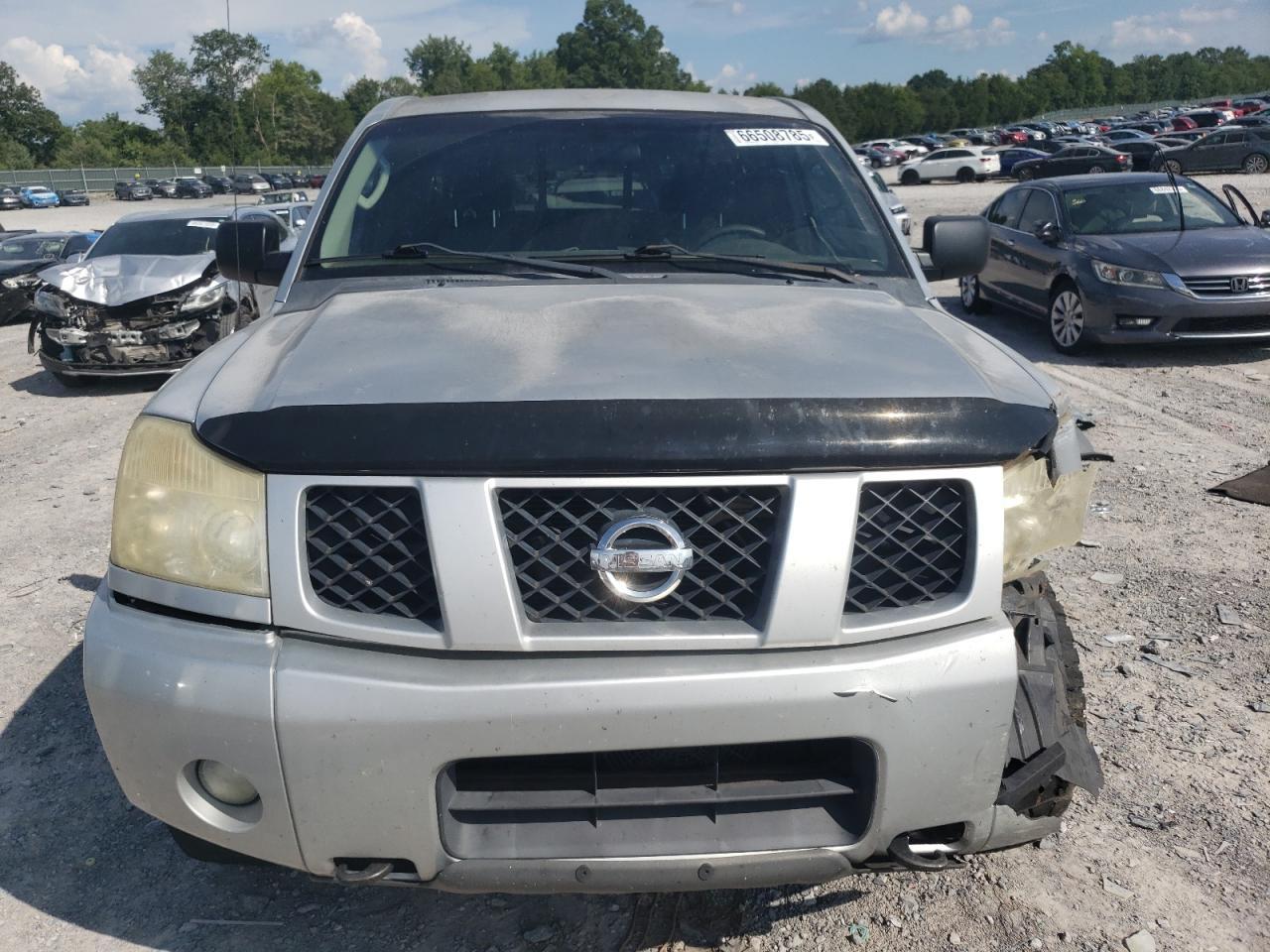 2004 Nissan Titan Xe - Image 5
