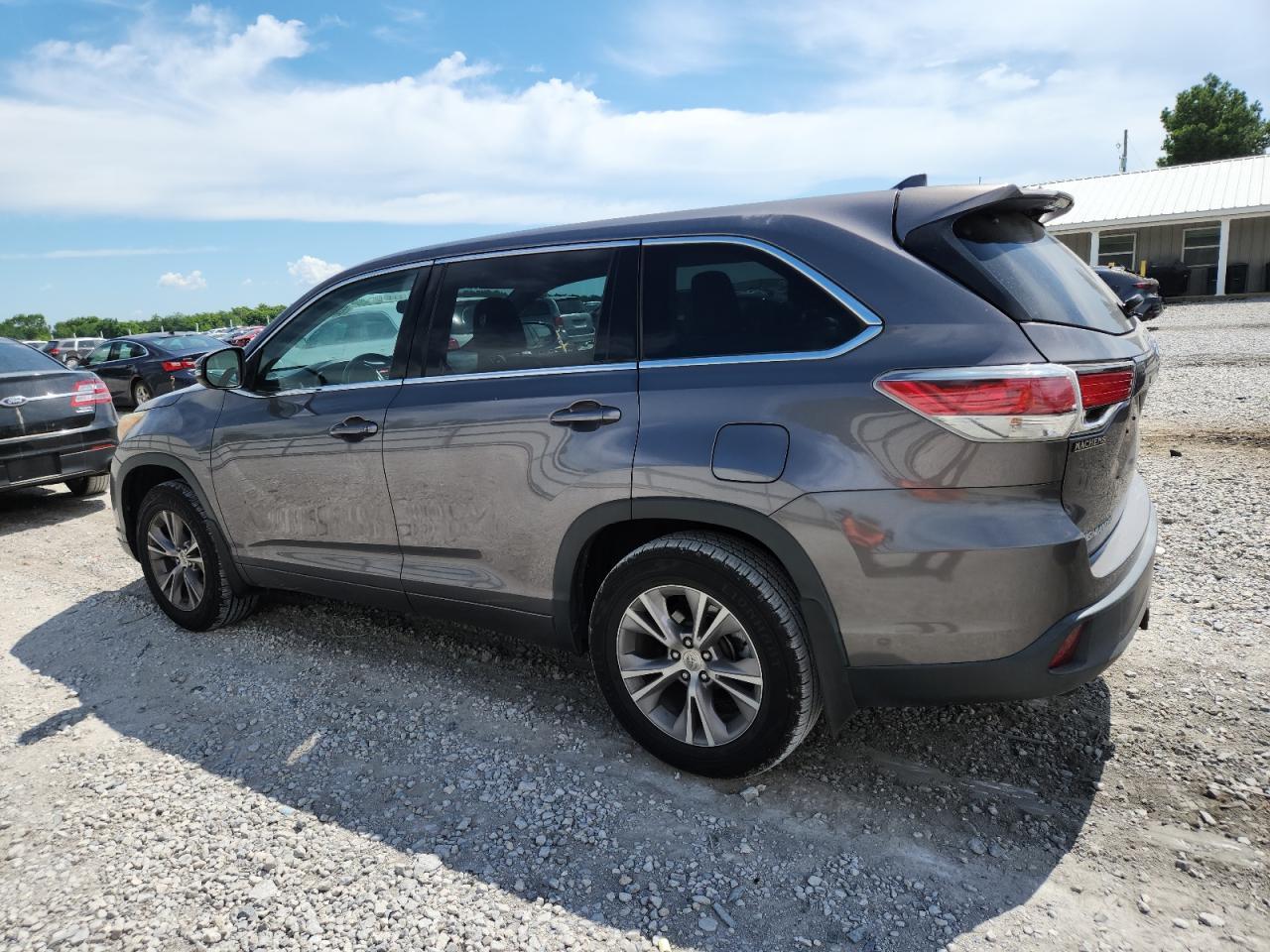 2015 Toyt Highlander - Фото 2