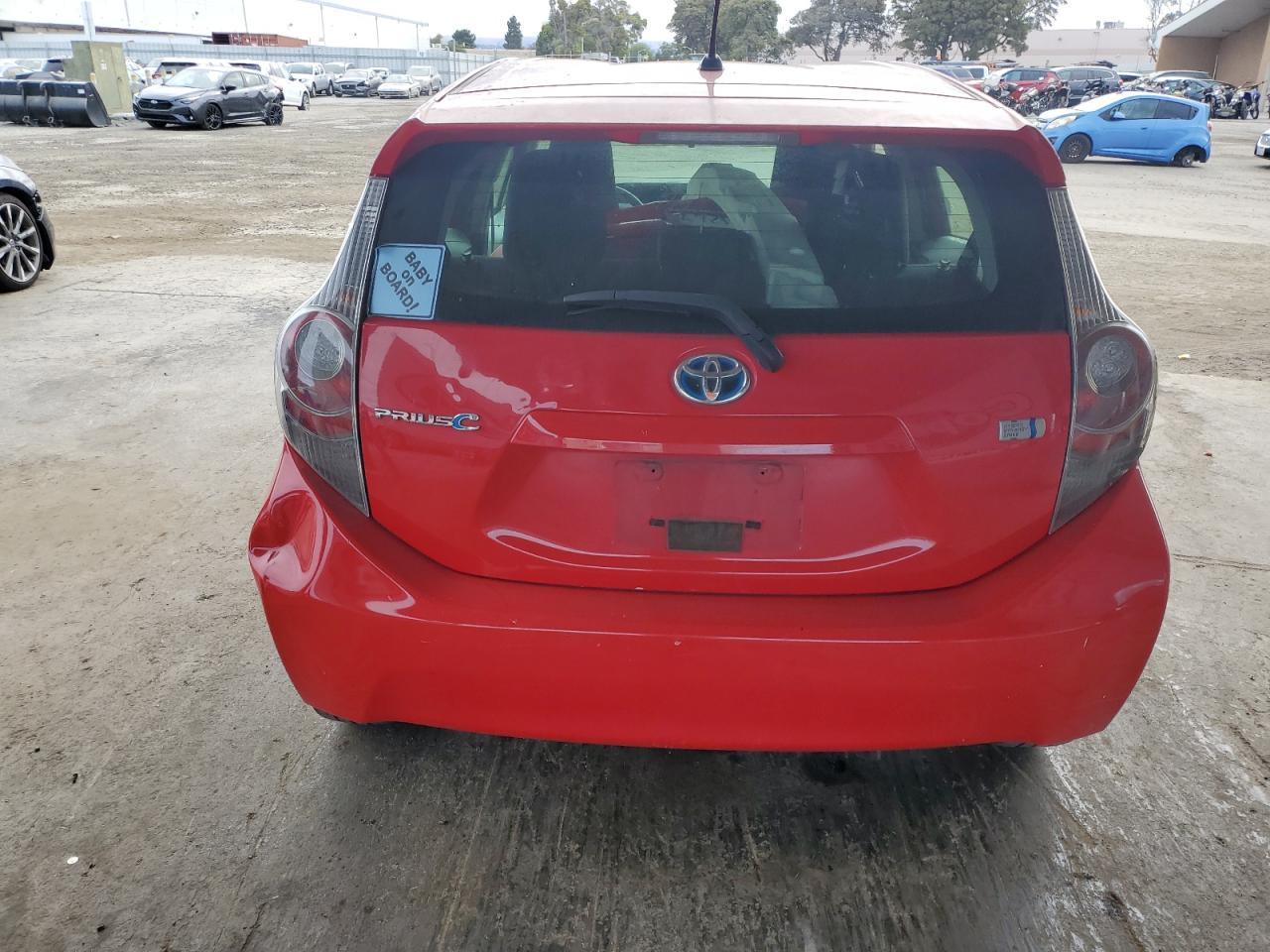2013 Toyota Prius C - Фото 6