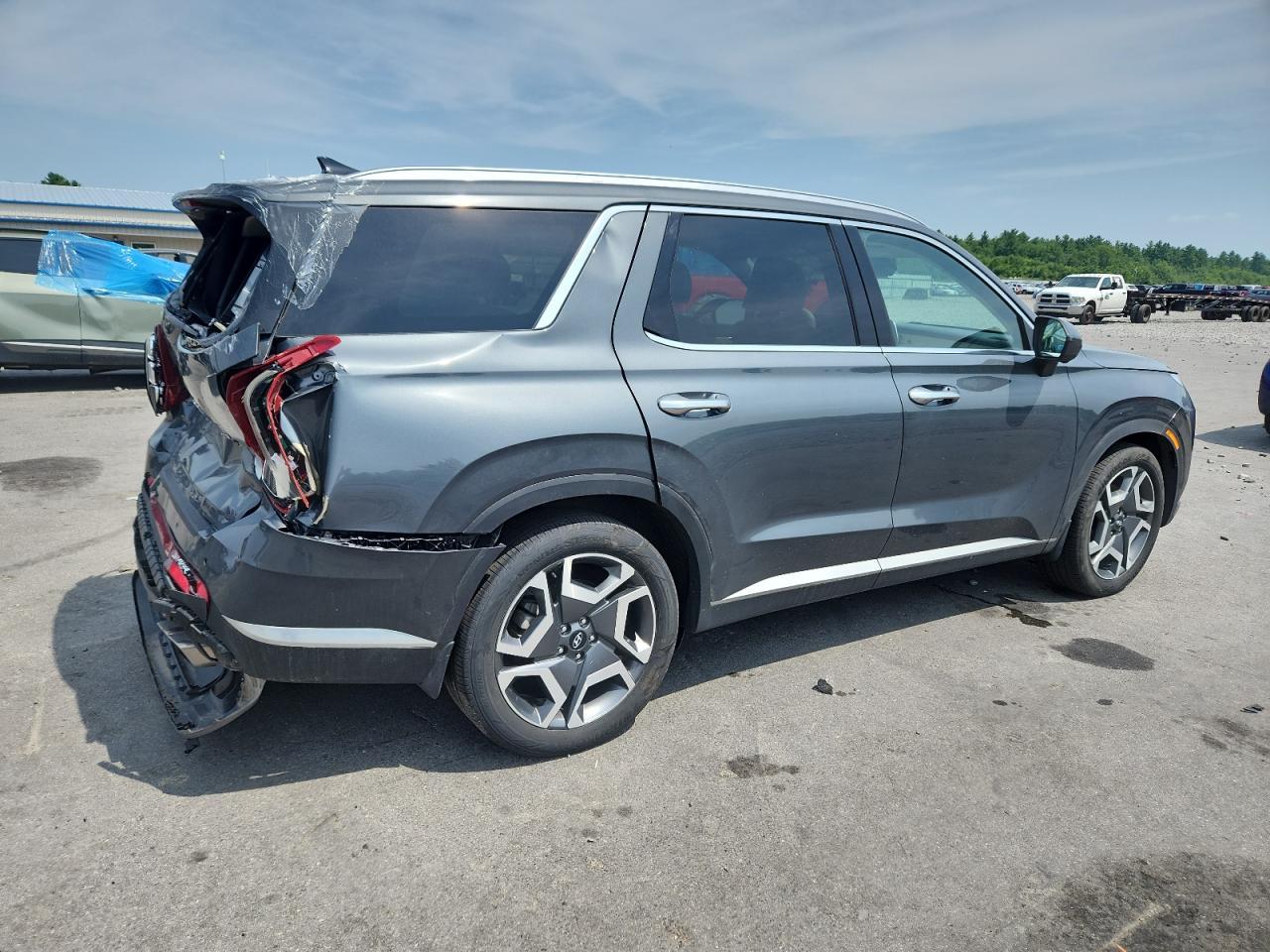 2024 Hyundai Palisade Limited - Image 3