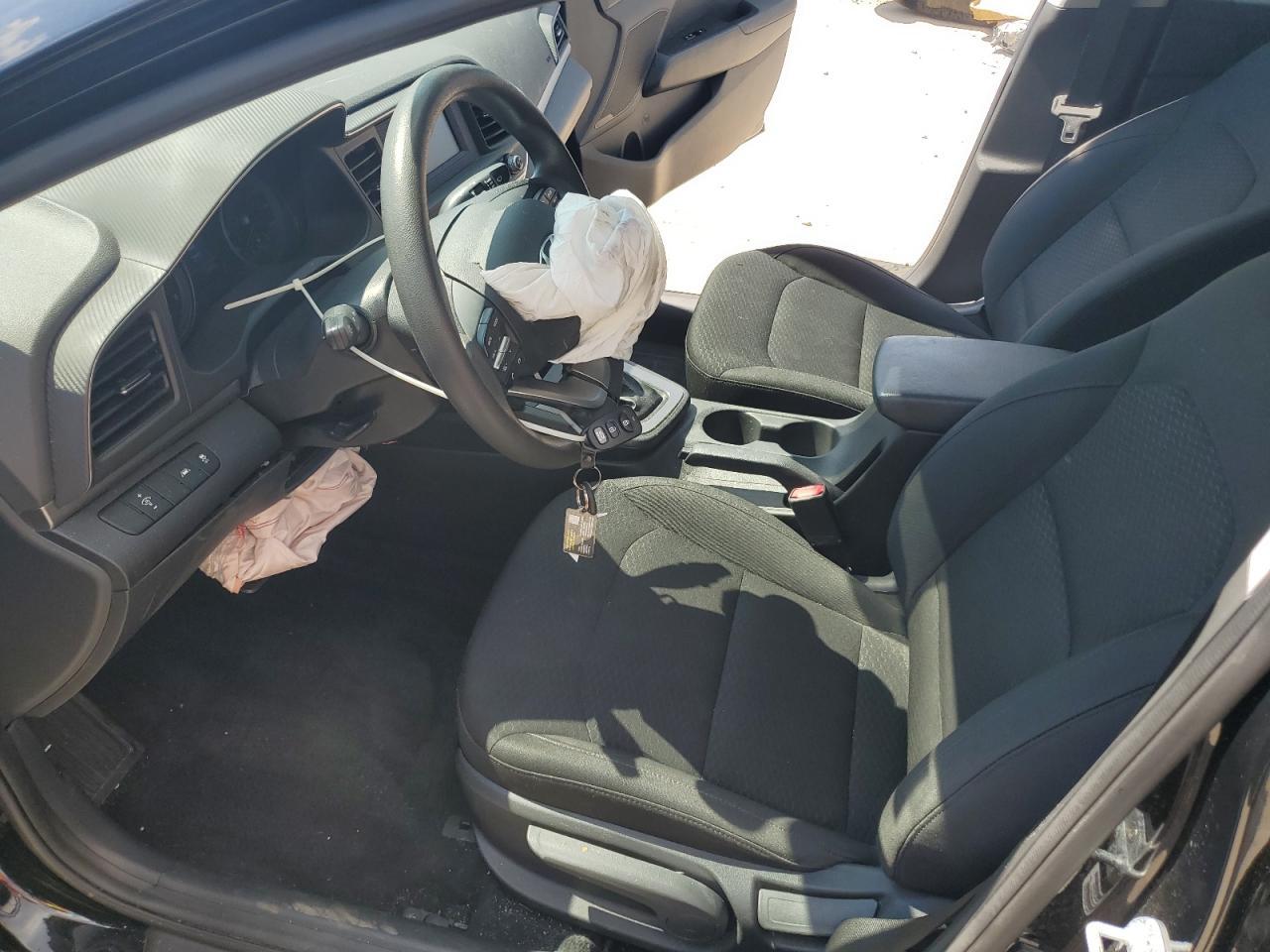 2020 Hyundai Elantra Se - Фото 7