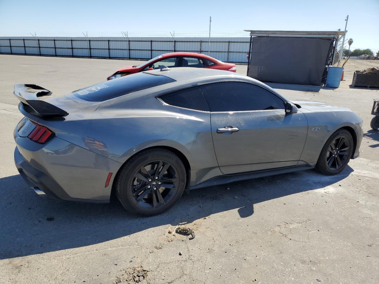 2025 Ford Mustang Gt - Фото 3