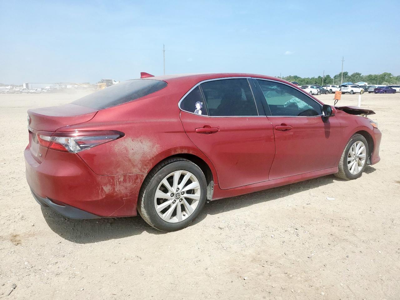 2021 Toyota Camry Le - Image 3