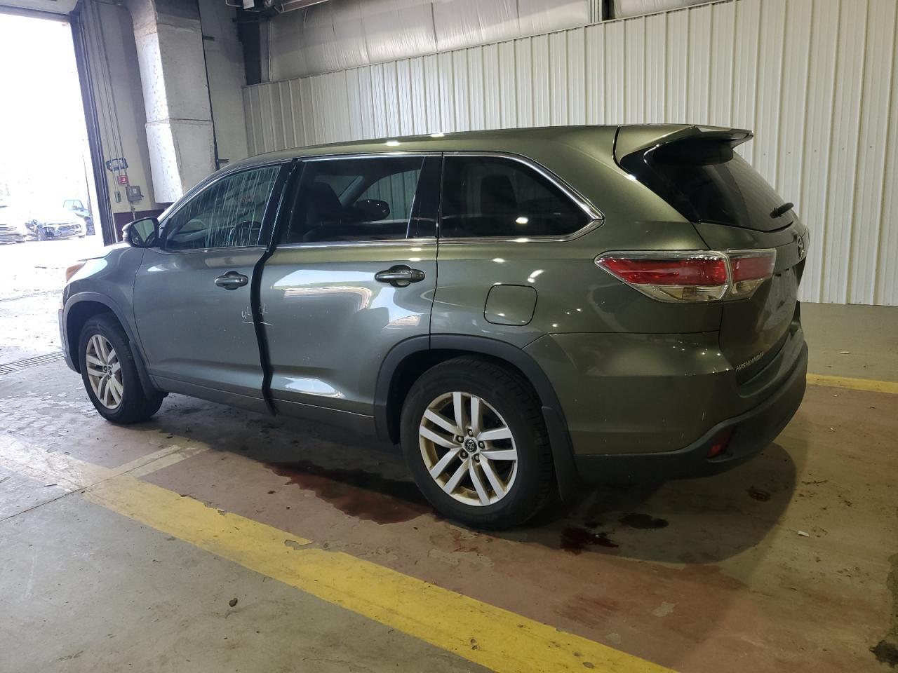 2016 Toyota Highlander Le - Фото 2