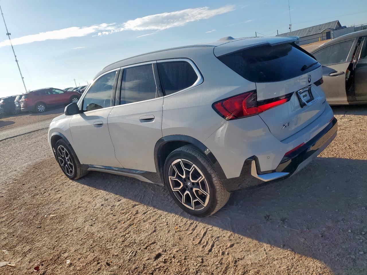 2025 BMW X1 xDrive28I - Image 2