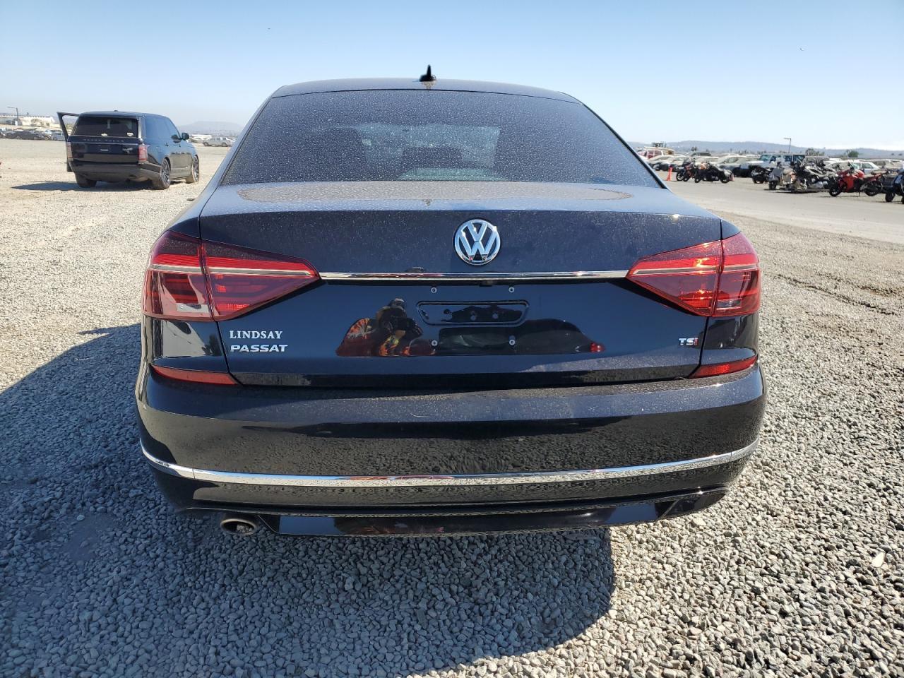 2017 Volkswagen Passat R-Line - Фото 6