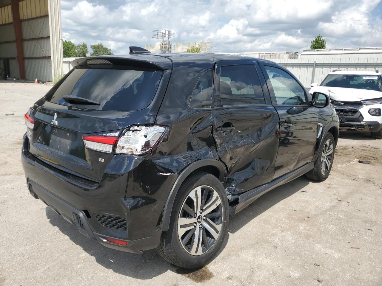 2021 Mitsubishi Outlander Sport Se - Фото 3