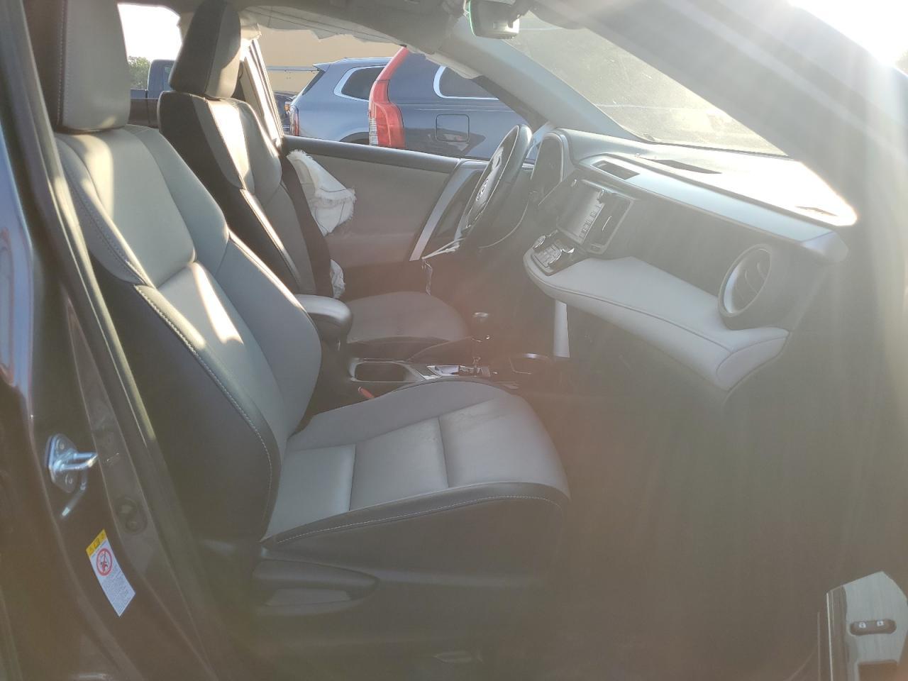 2018 Toyota Rav4 Hv Limited - Image 7