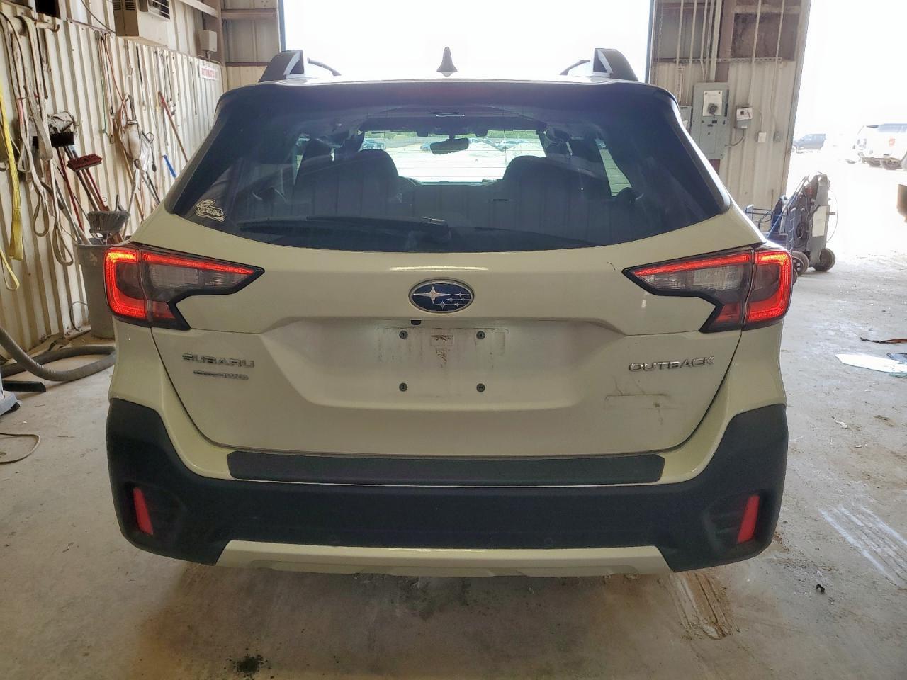 2022 Subaru Outback Limited - Image 6
