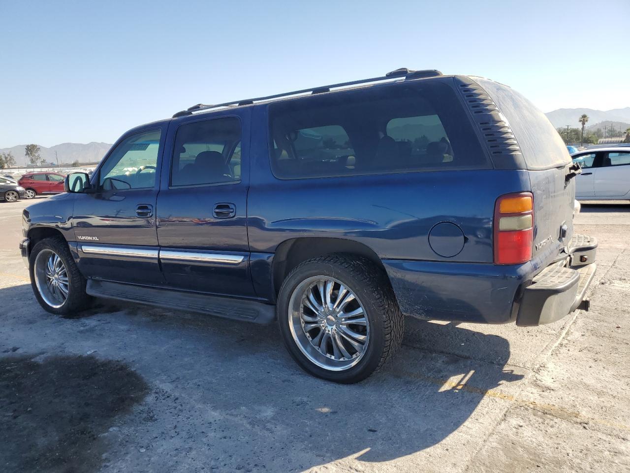 2003 GMC Yukon Xl K1500 - Фото 2