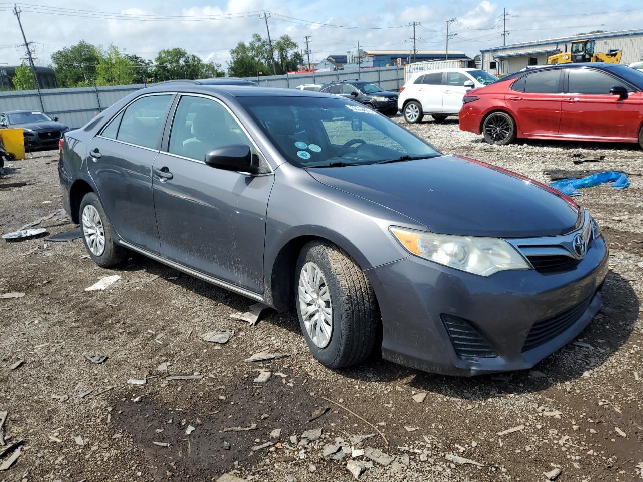 2014 Toyota Camry L - Фото 4
