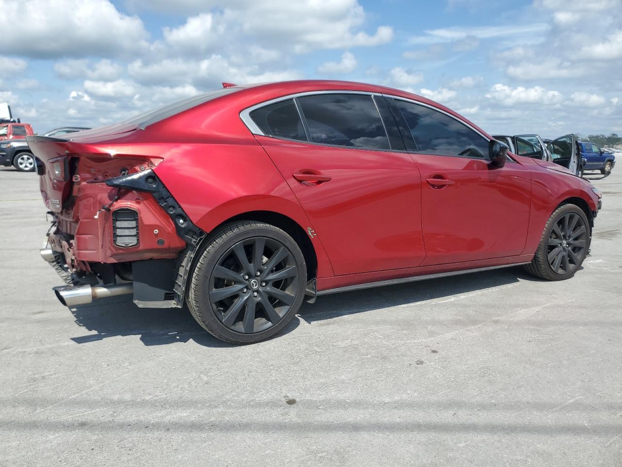 2021 Mazda 3 Premium Plus - Фото 3