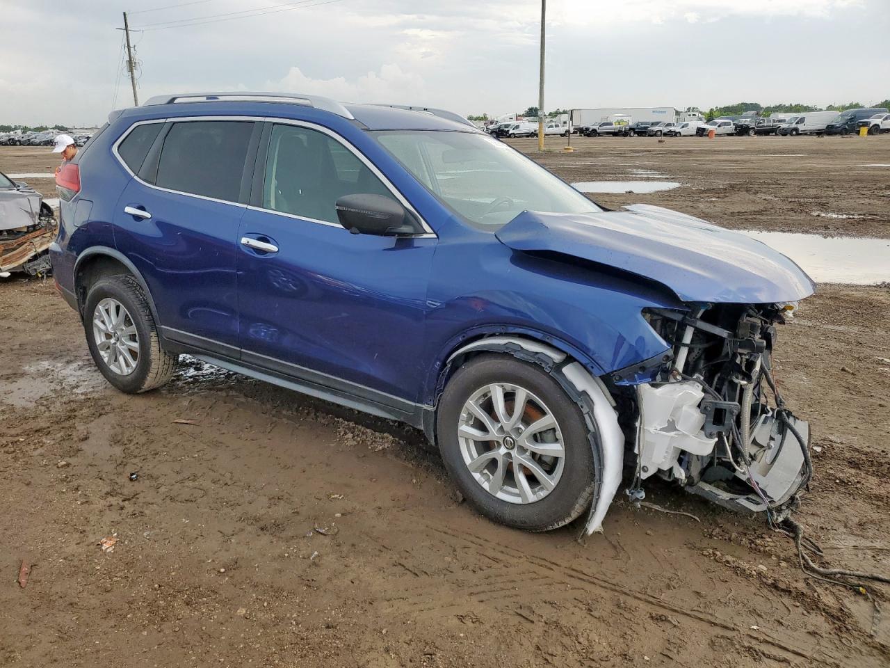 2017 Nissan Rogue S - Image 4
