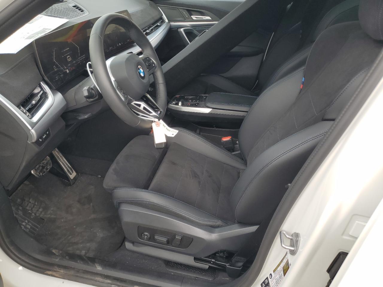 2025 BMW X2 xDrive28I - Image 7