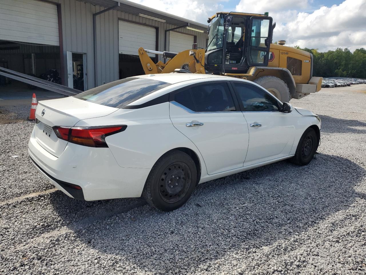 2019 Nissan Altima S - Image 3