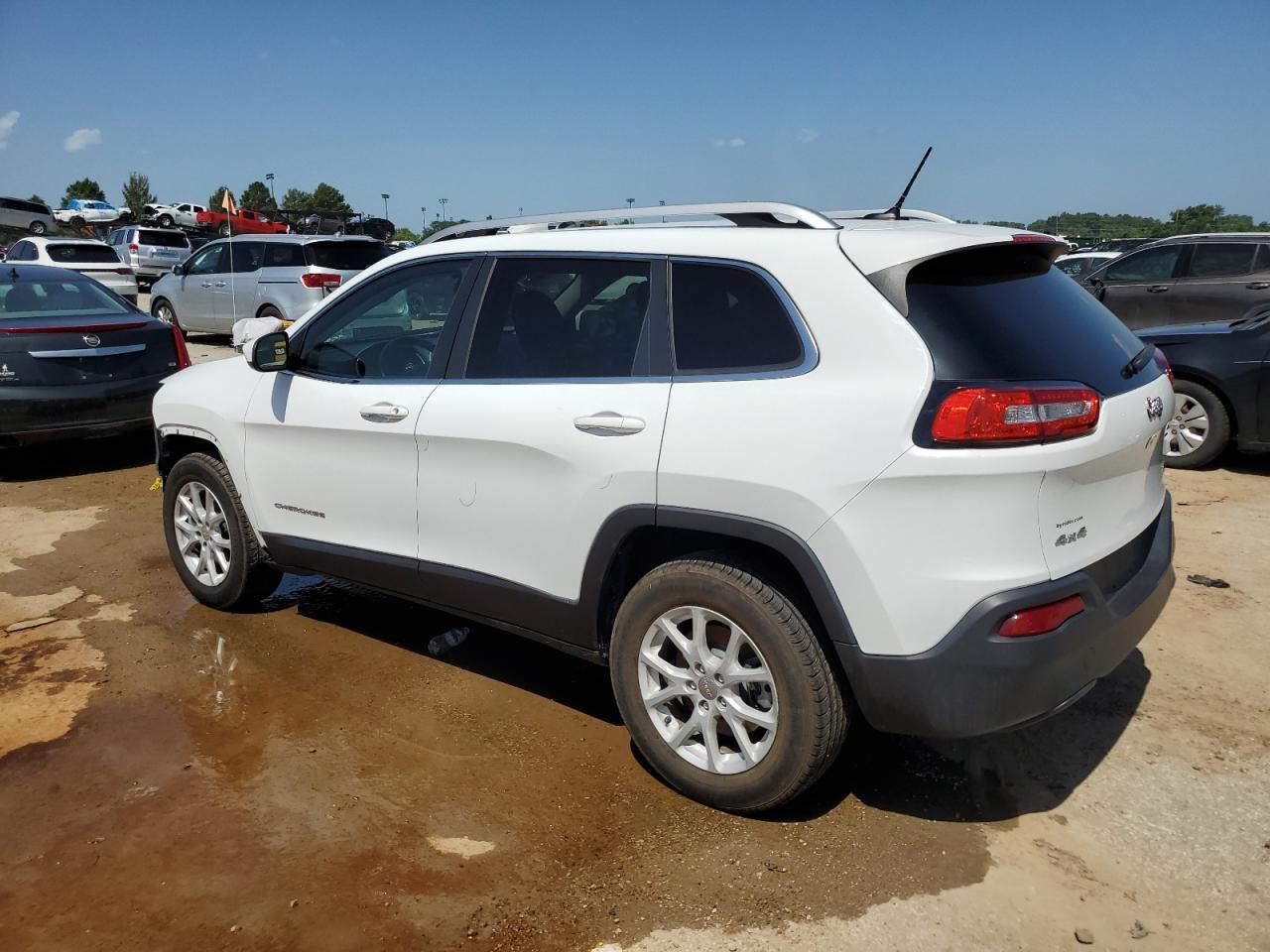 2016 Jeep Cherokee Latitude - Фото 2