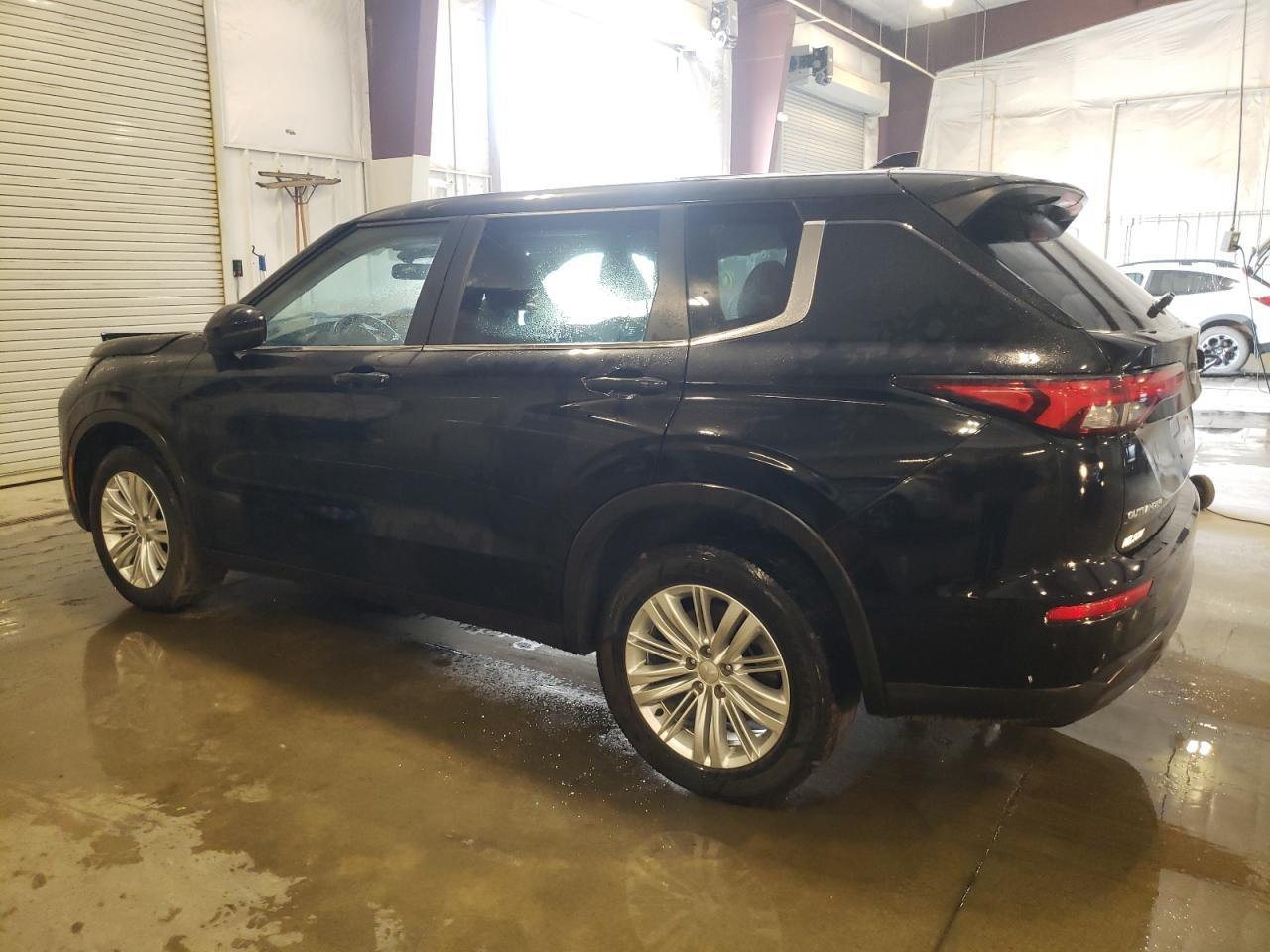 2023 Mitsubishi Outlander - Фото 2