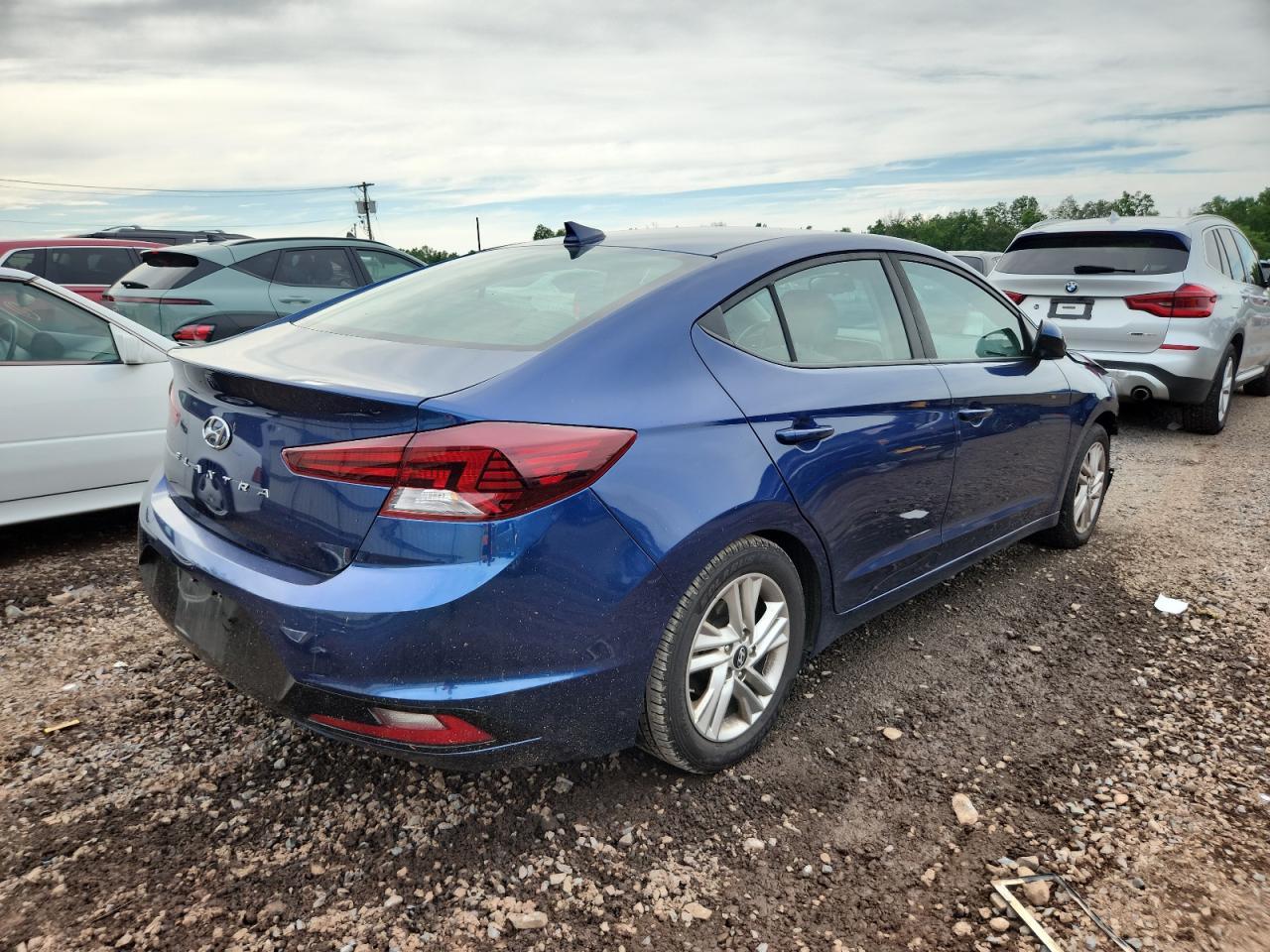 2019 Hyundai Elantra Sel - Image 3