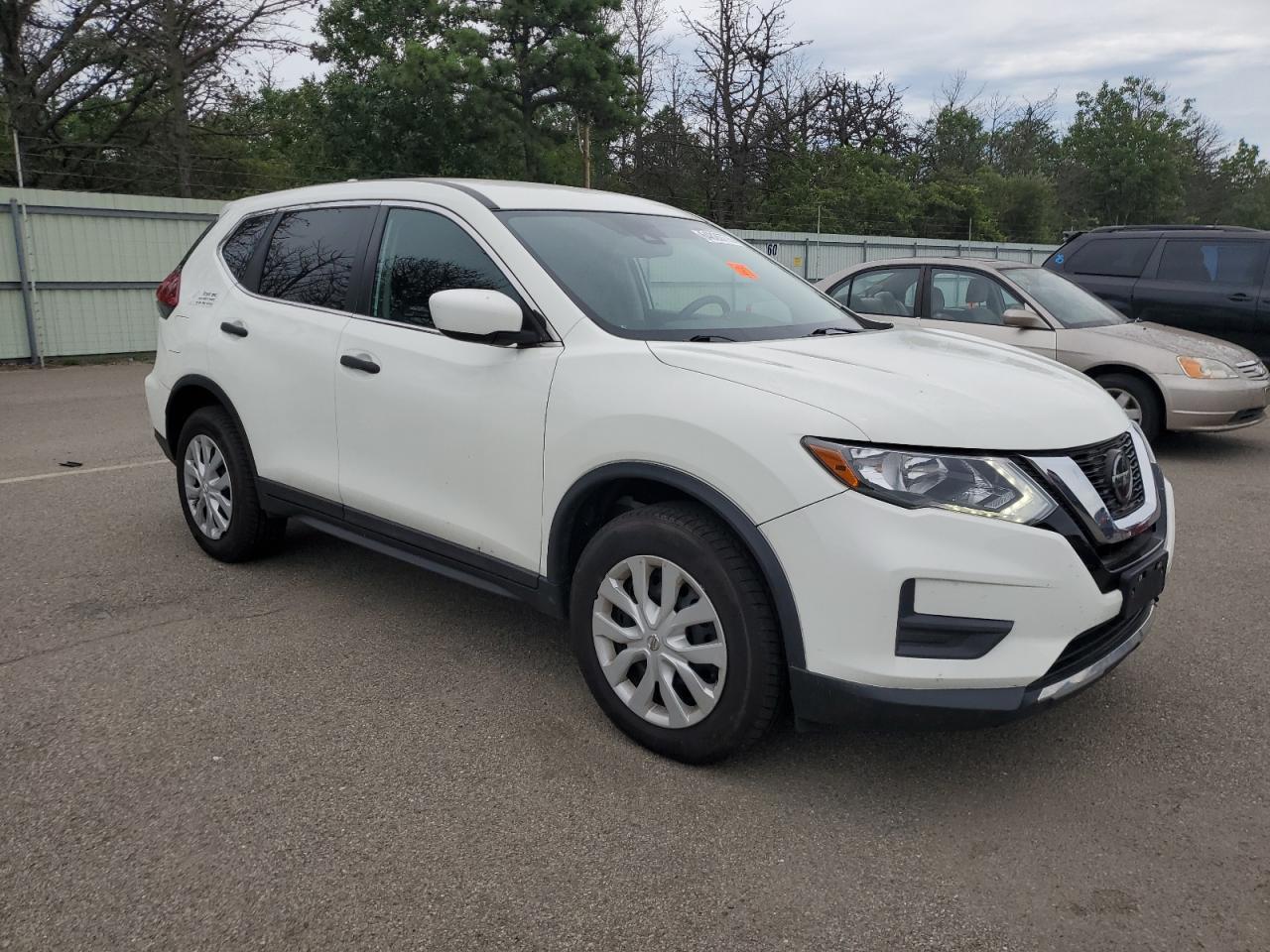 2020 Nissan Rogue S - Фото 4
