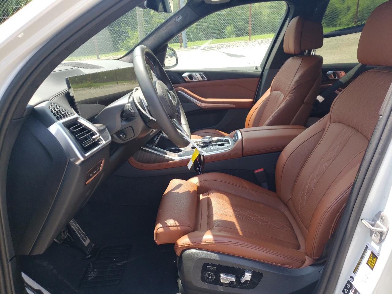 2025 BMW X7 M60I - Фото 7