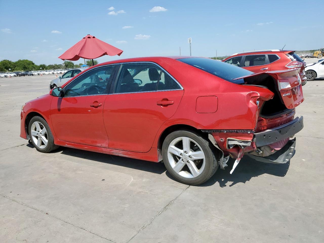 2014 Toyota Camry L - Фото 2