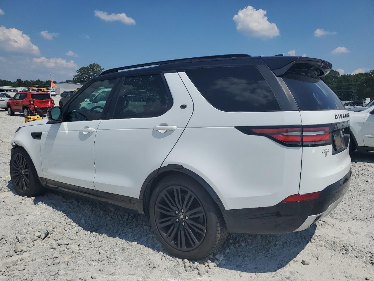 2018 Land Rover Discovery Hse Luxury - Image 2