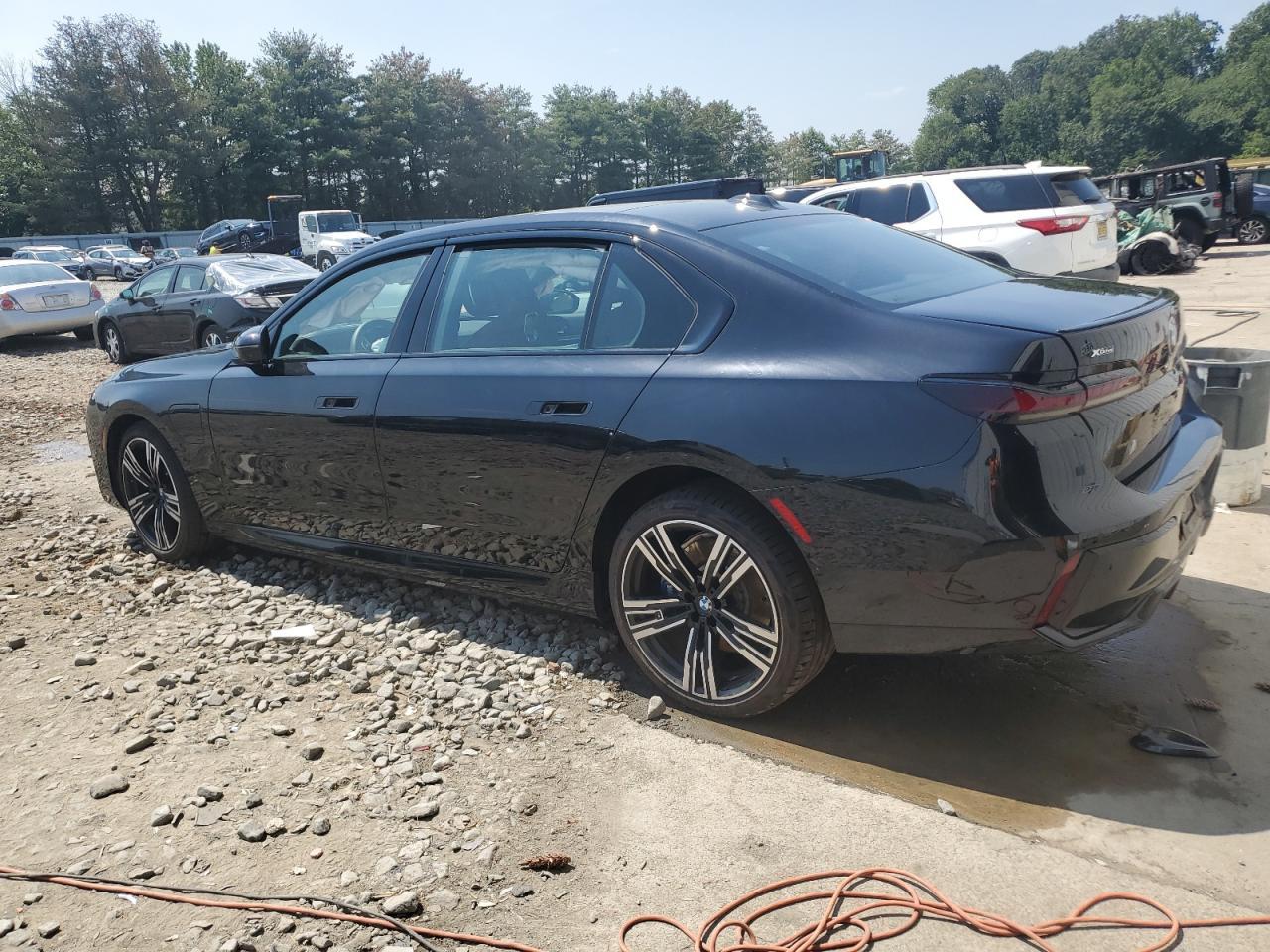 2024 BMW 750 Xe - Image 2