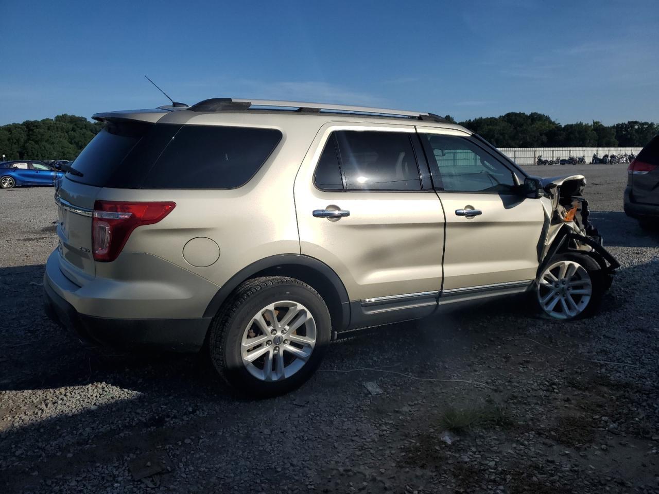 2011 Ford Explorer Xlt - Image 3