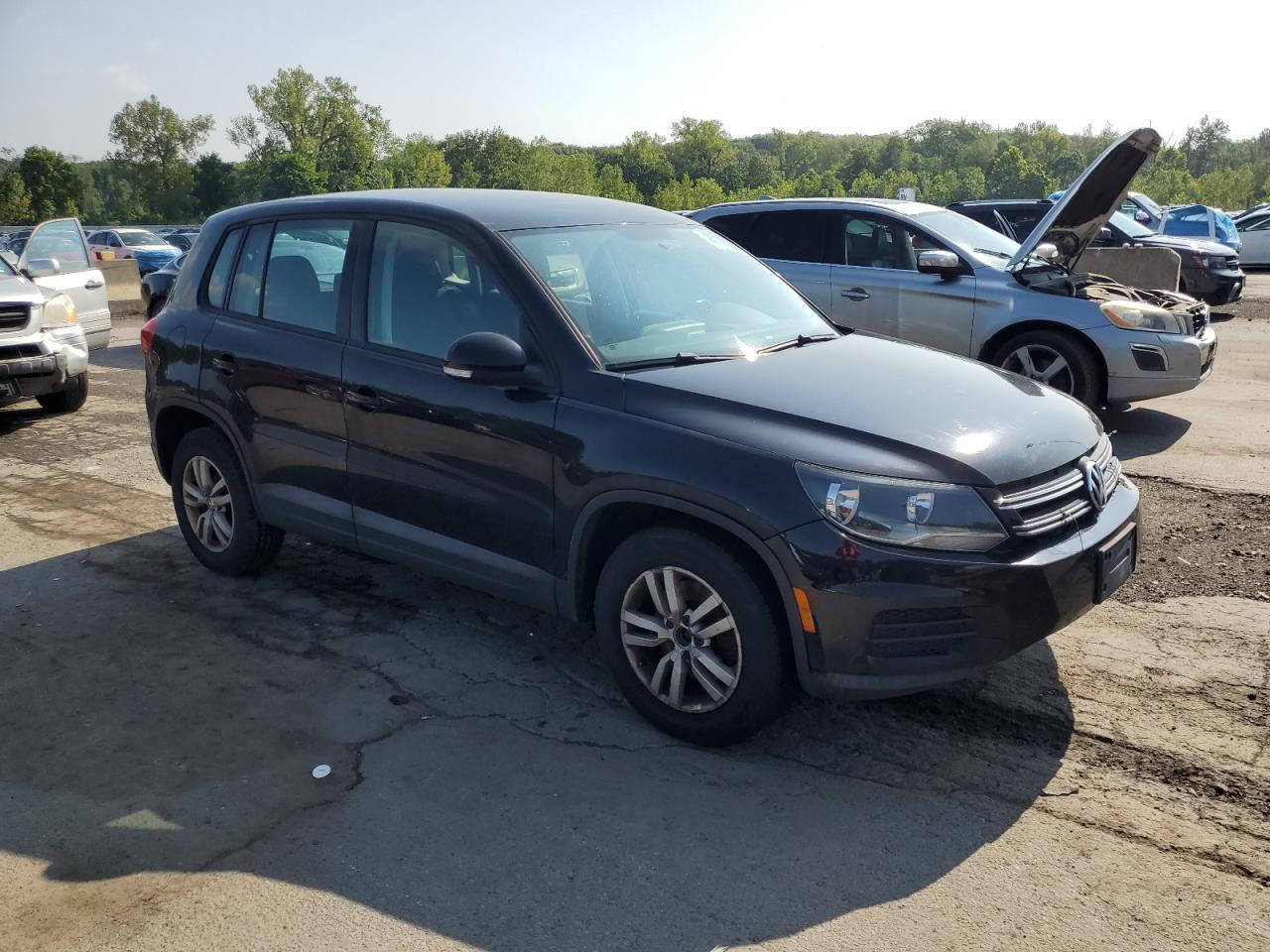2014 Volkswagen Tiguan S - Фото 4