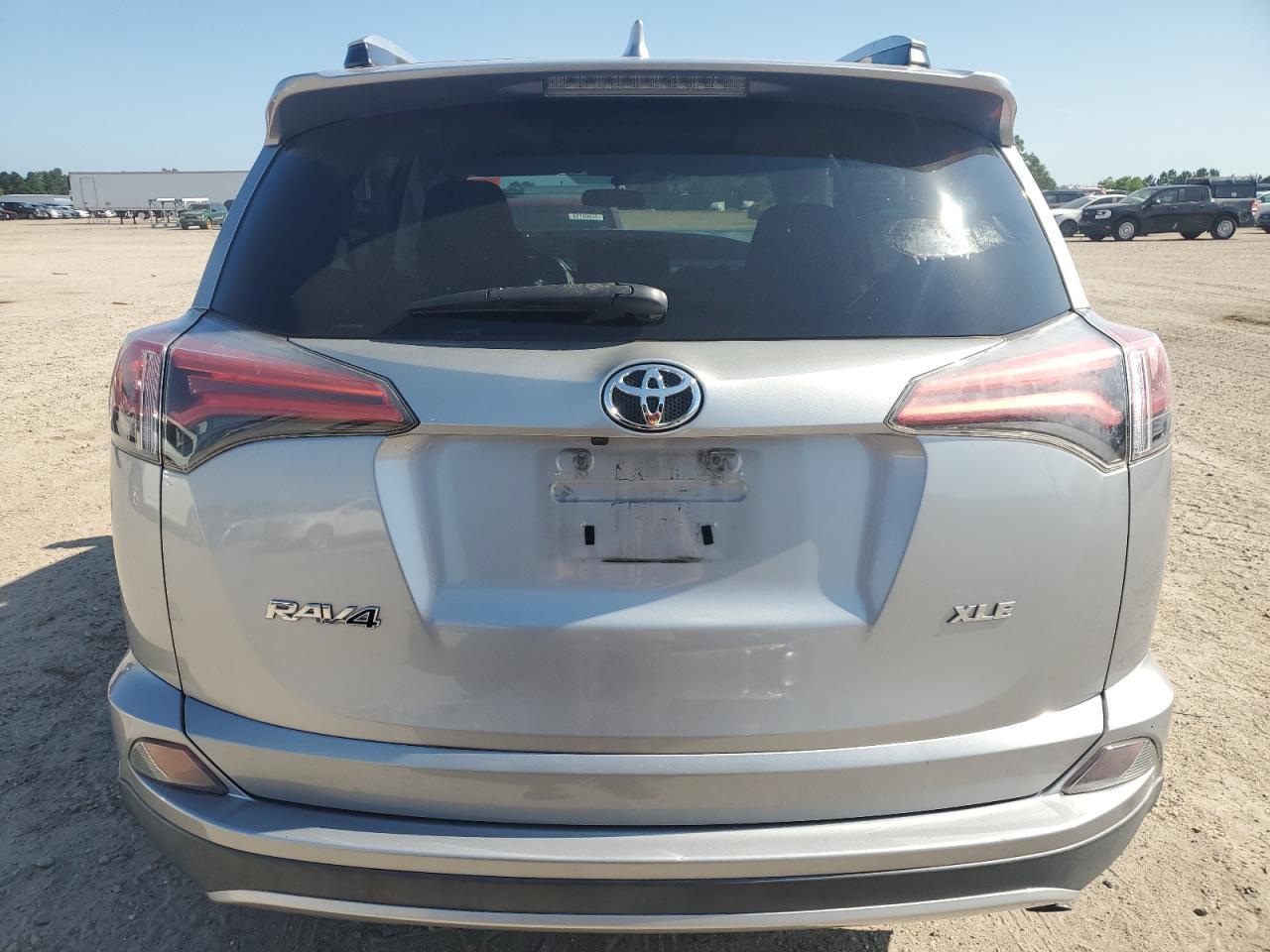 2016 Toyota Rav4 Xle - Image 6