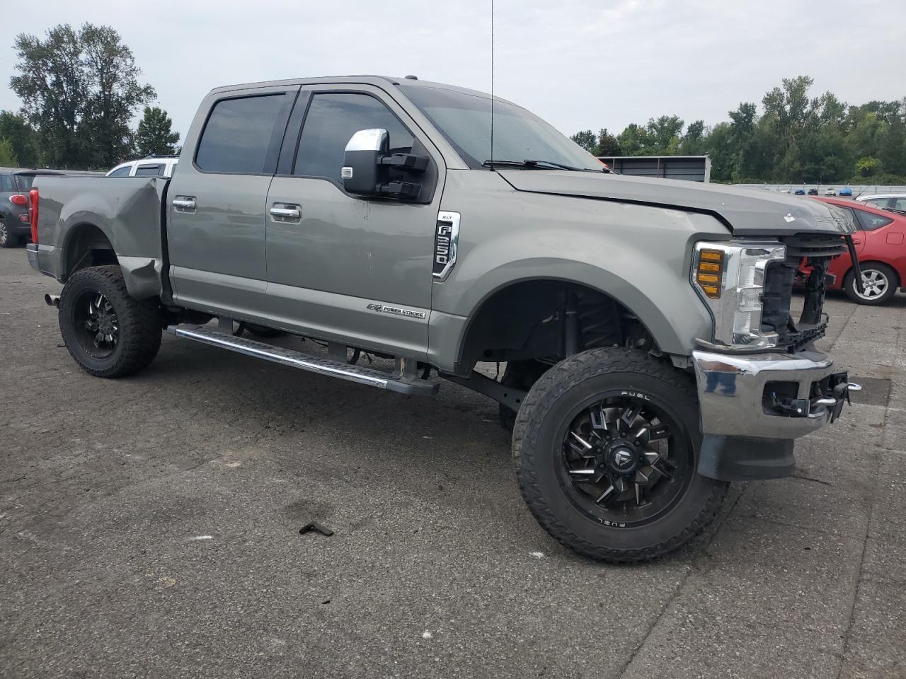 2019 Ford F250 Super Duty - Фото 4