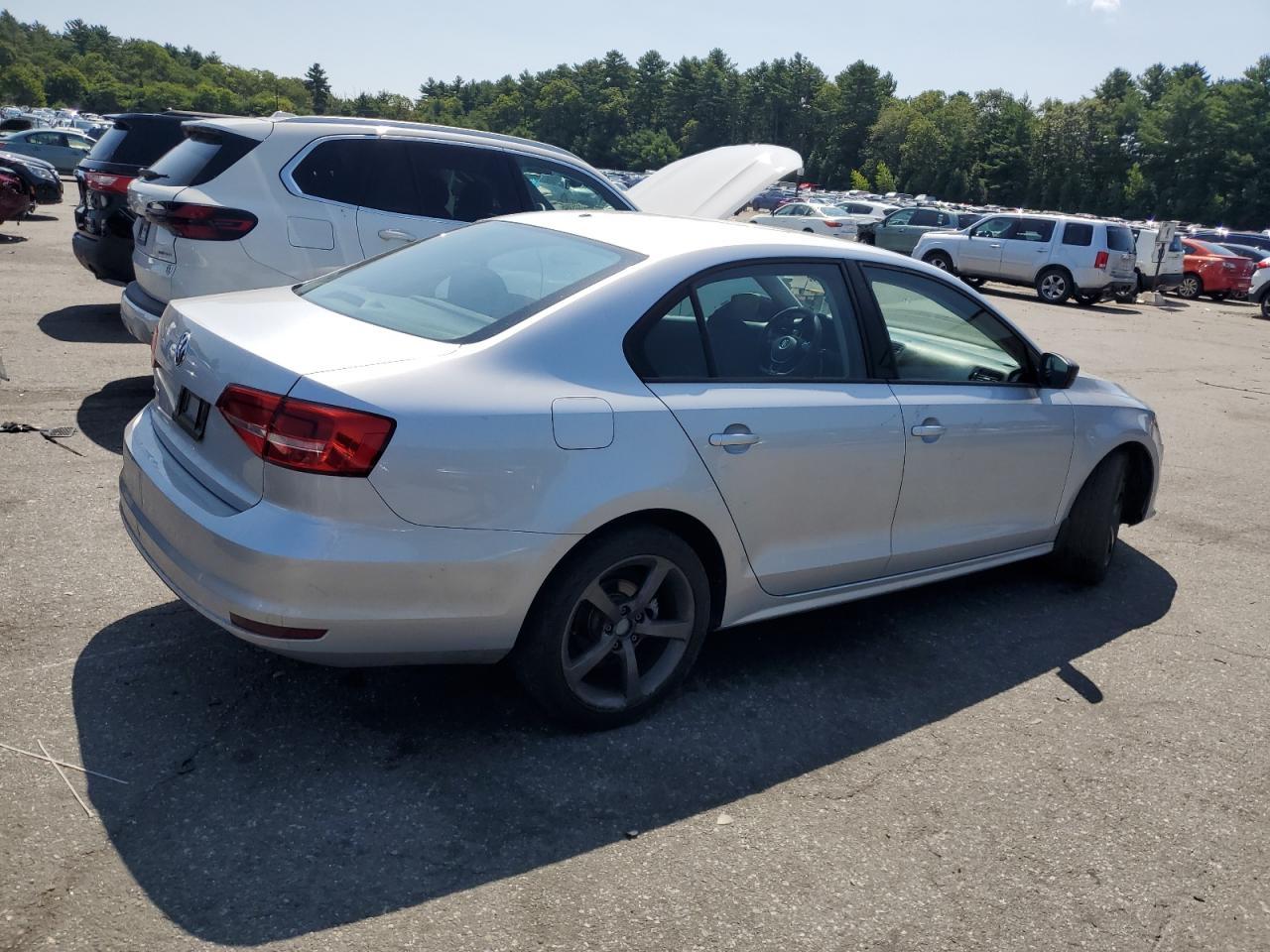 2015 Volkswagen Jetta Base - Image 3