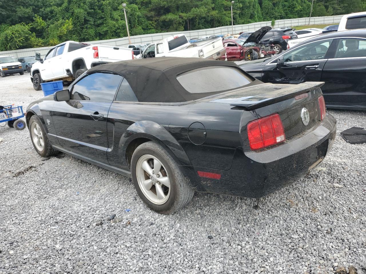 2009 Ford Mustang - Фото 2