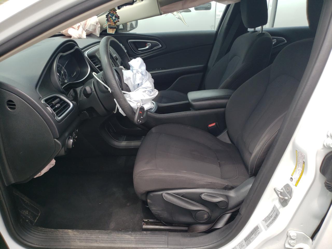 2015 Chrysler 200 Limited - Фото 7