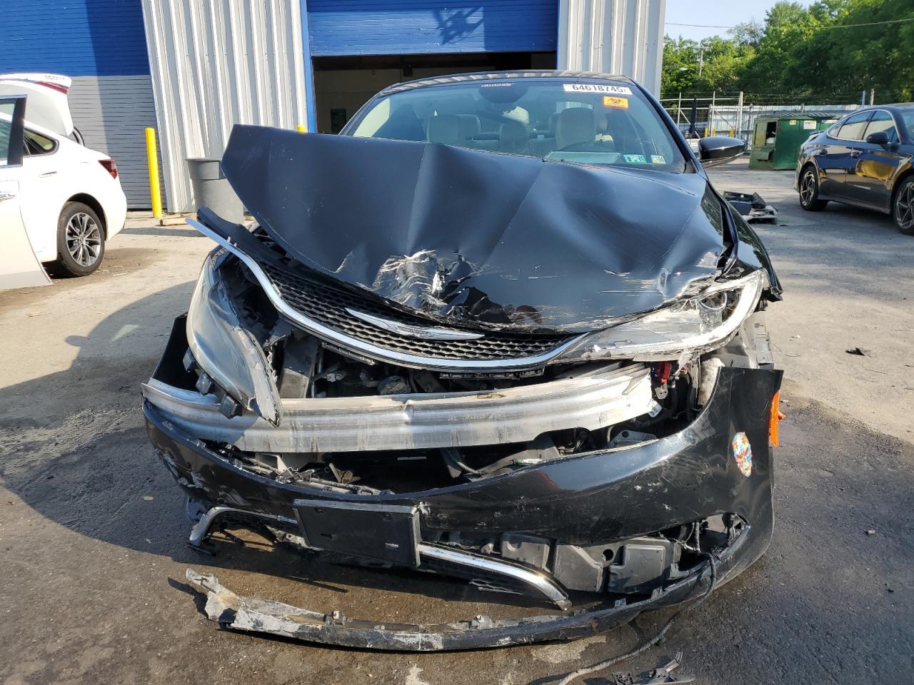 2015 Chrysler 200 C - Image 5