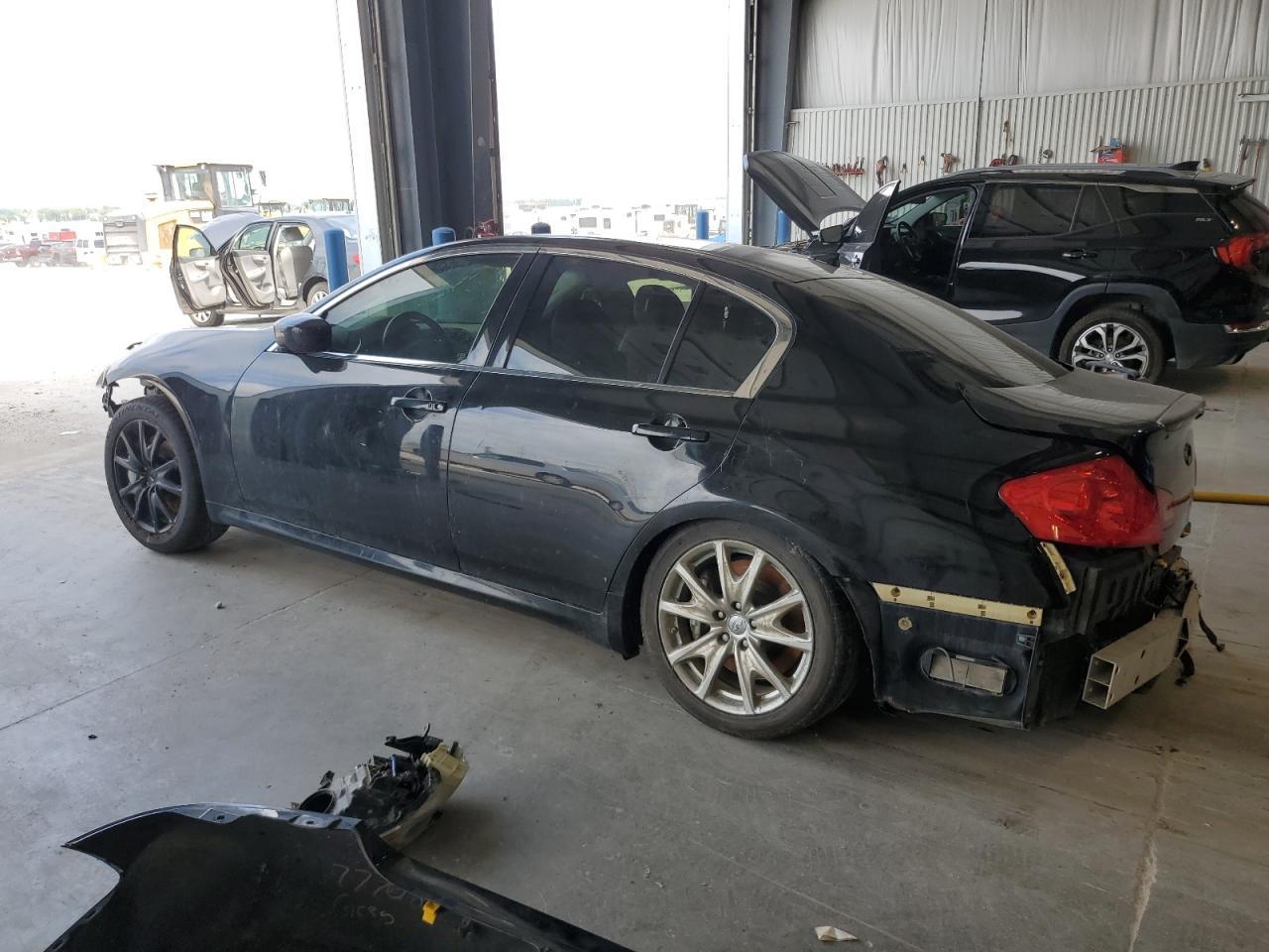 2013 Infiniti G37 Base - Фото 2