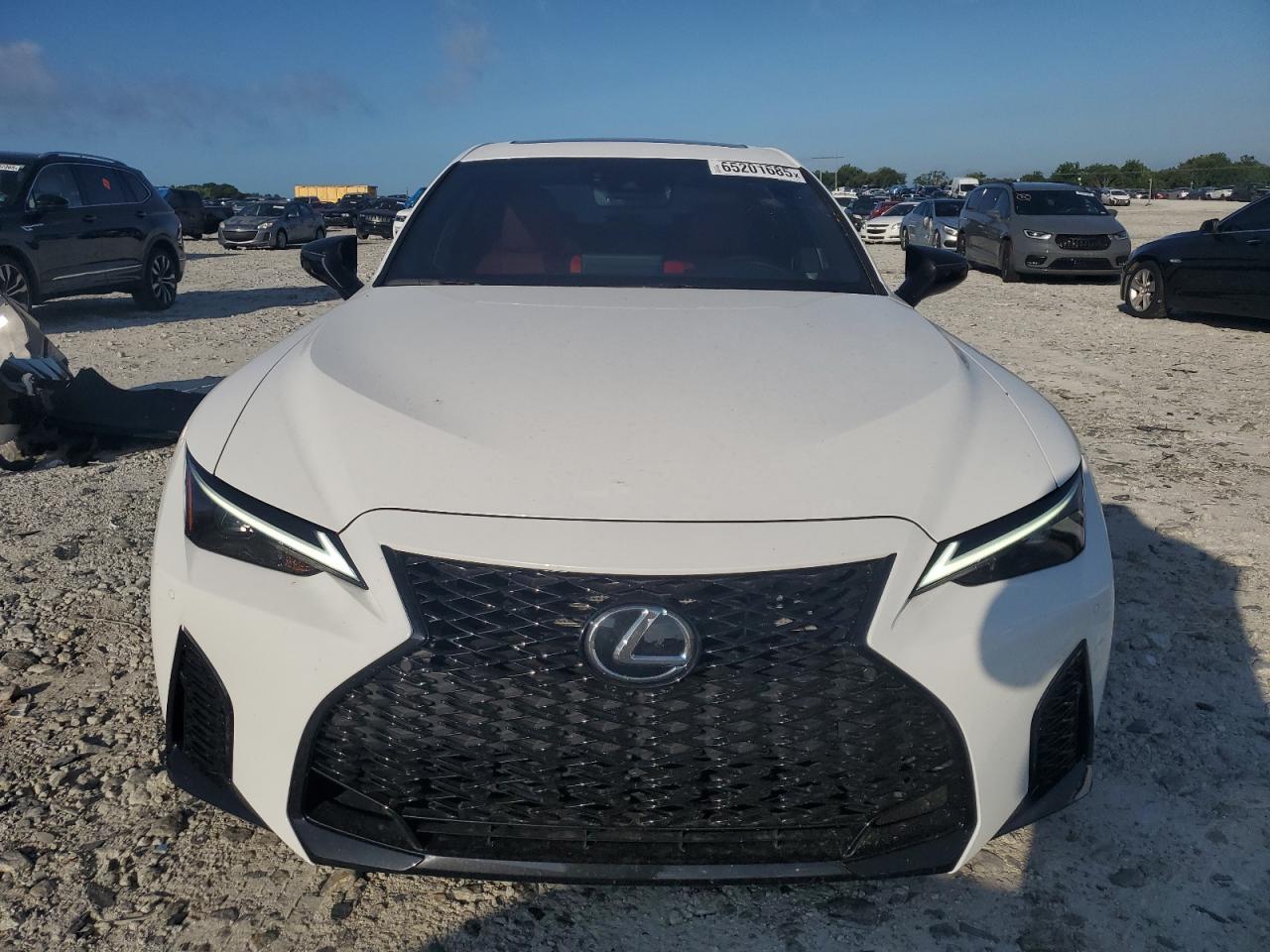 2025 Lexs Is - Фото 5