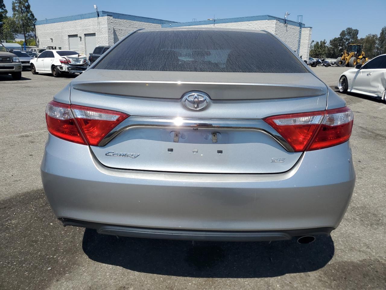 2015 Toyota Camry Le - Фото 6