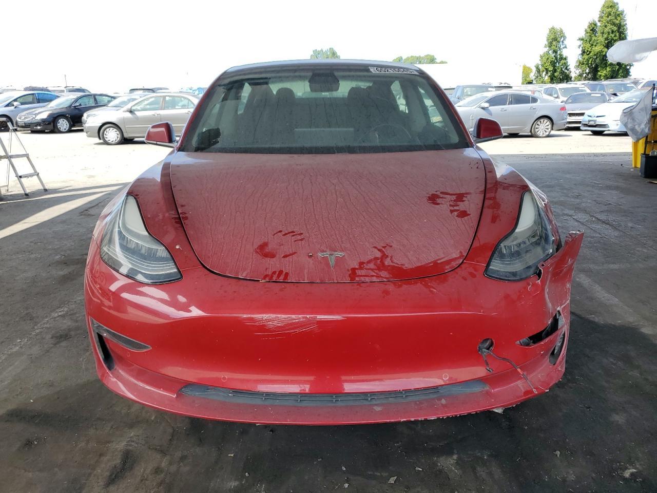 2018 Tesla Model 3 - Фото 5